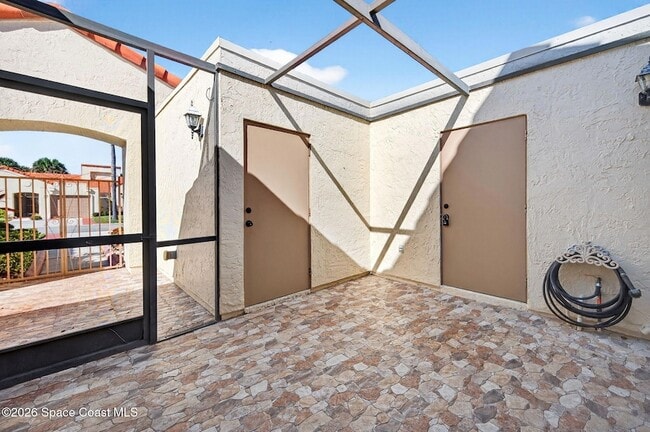 Building Photo - 737 Green Valley Ln