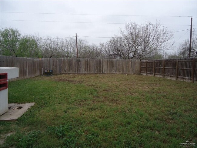 Building Photo - 5239 Shalom Dr
