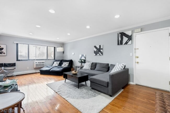 Building Photo - 401 US-22