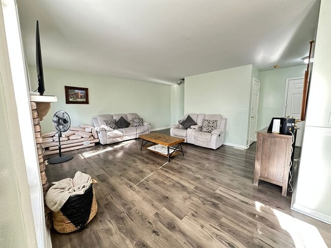 Building Photo - 1094 Porter Dr