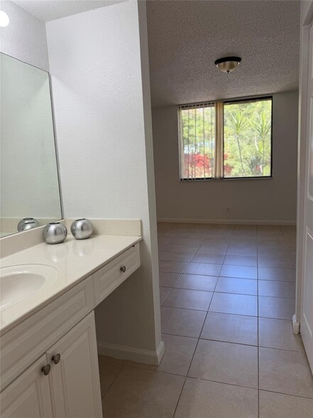 Building Photo - 8183 Severn Dr