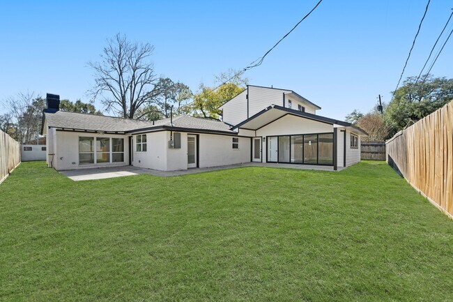 Building Photo - 10722 Lynbrook Dr