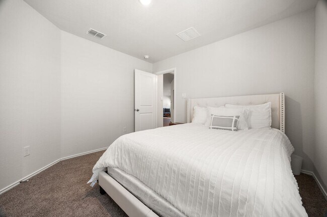 Building Photo - Lease Home in Comal County is Ready for Im...