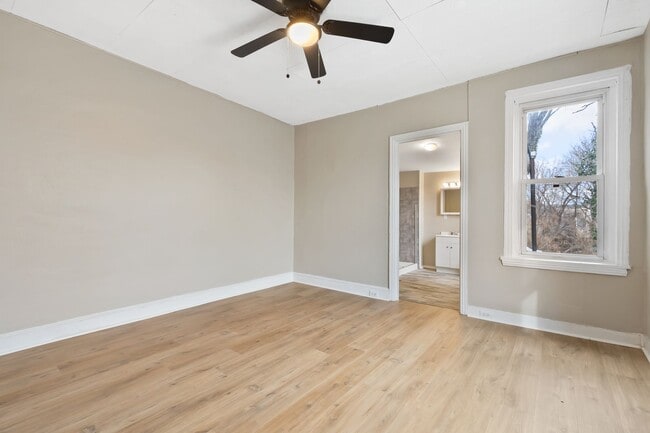 Building Photo - 5843 Magnolia St