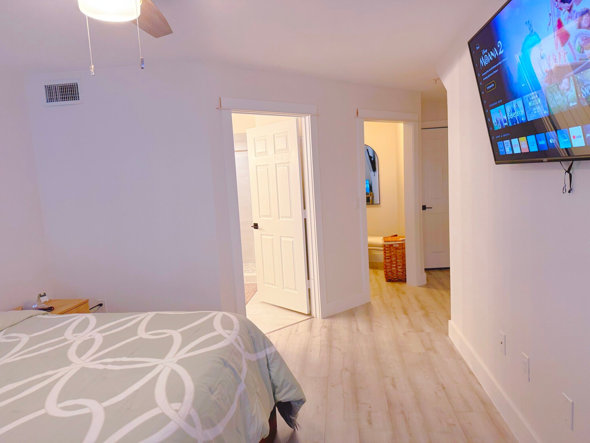 Primary Bedroom - 10075 Gate Pky N