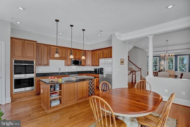 Building Photo - 708 Day Ln