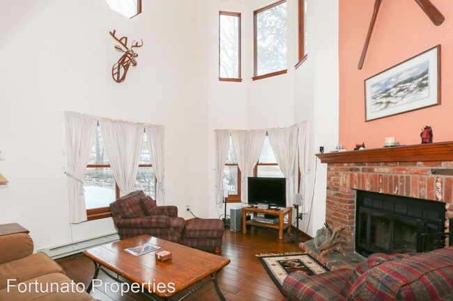 Building Photo - 3 br, 3 bath House - 304 S French St Unit F
