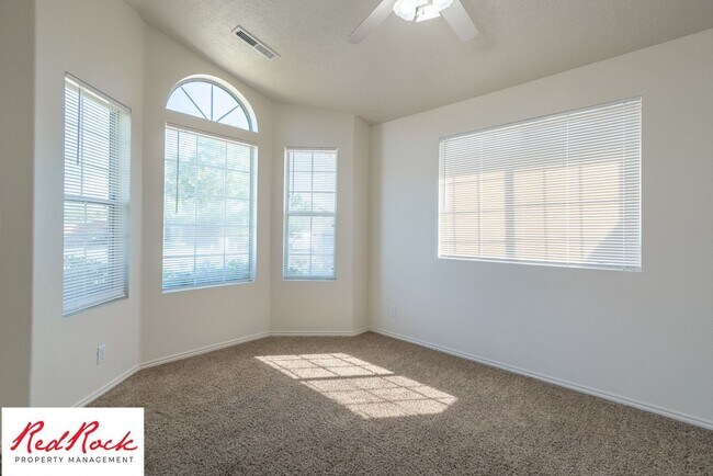 Building Photo - 2620 E 700 N