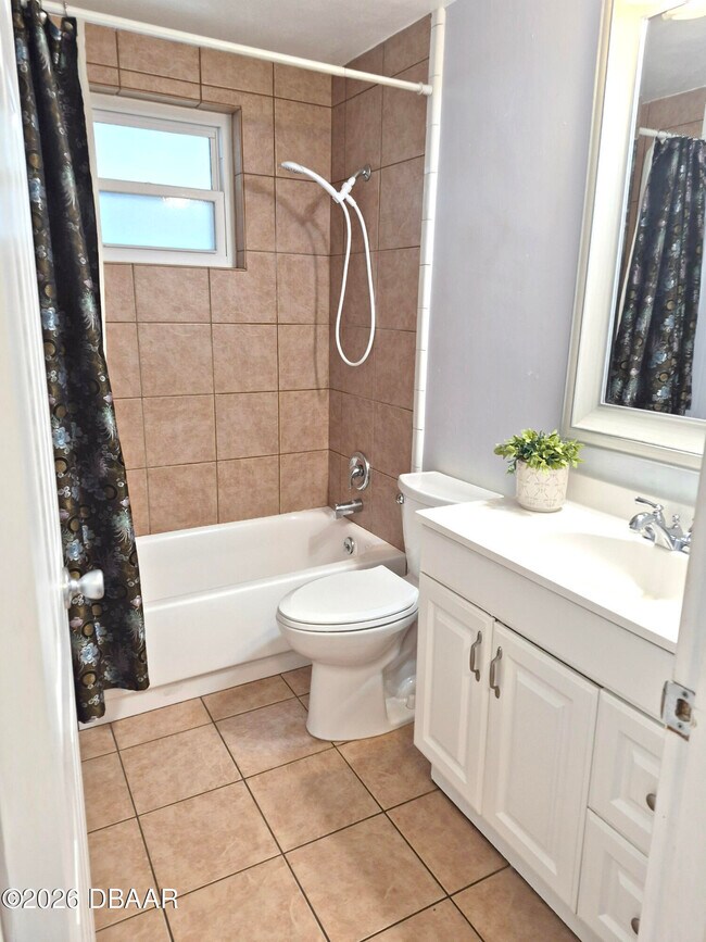 Building Photo - 737 5th St