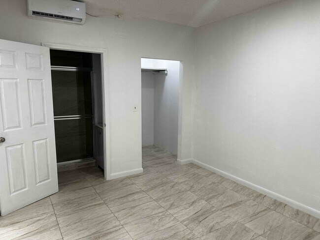 Building Photo - 15840 SW 102nd Ave