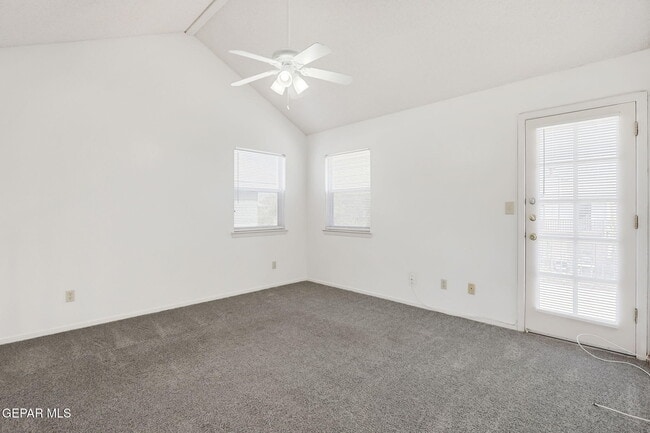 Building Photo - 4620 Loma De Cobre Dr