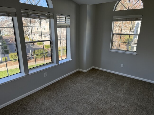 Building Photo - 558 Torrey Pine Ln