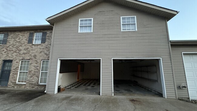 Building Photo - 3034 Fieldview Dr