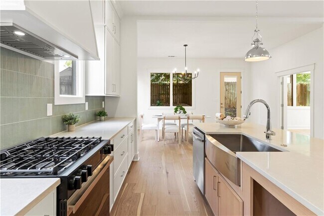 Building Photo - 205 Whitefoord Ave NE