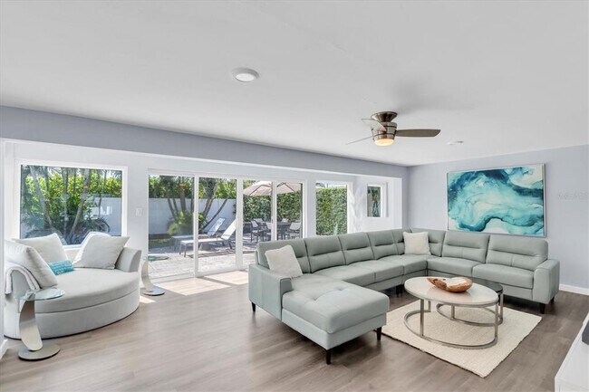 Building Photo - 104 24th St