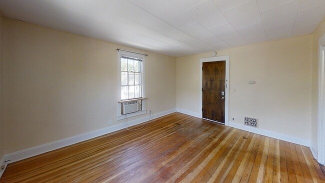 Building Photo - 406 N State St