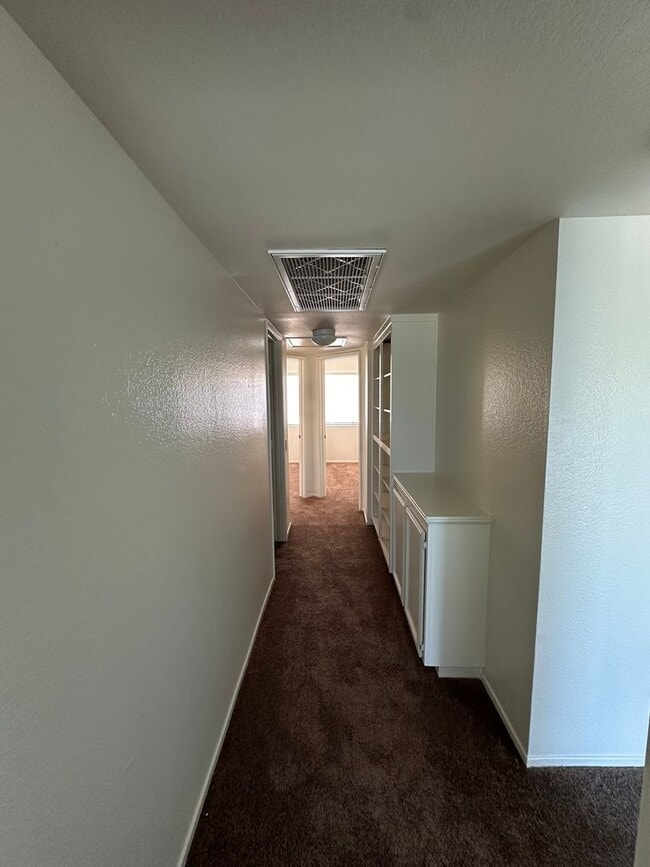 Building Photo - 3bd/2ba Condo - Mentone, CA