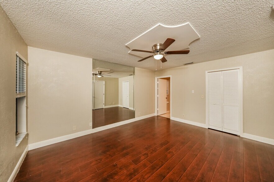 Building Photo - 1455 Thornbank Ln