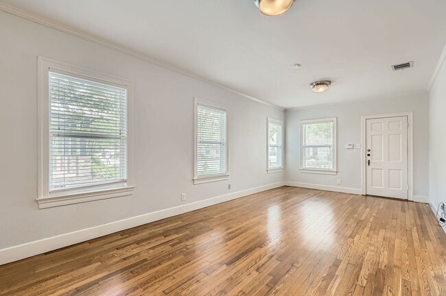 Building Photo - 3002 Lafayette Ave