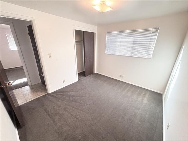 Building Photo - 258 N 400 W St