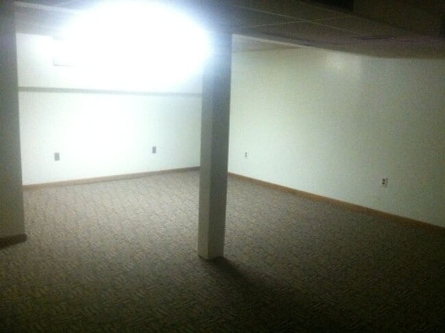 Building Photo - 1128 Napoleon Rd
