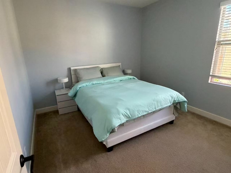 Building Photo - 161 Coyote Brush