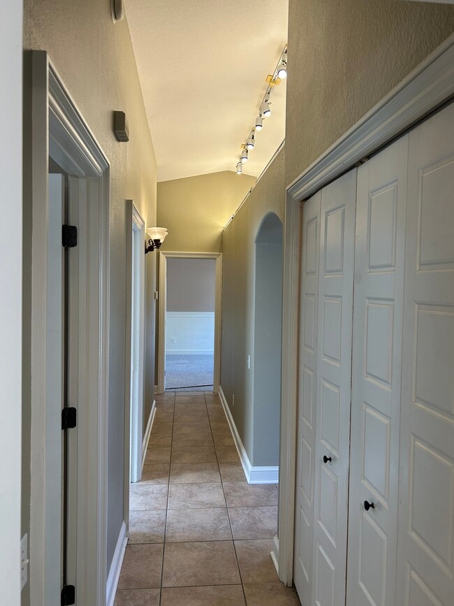 Building Photo - 2652 N Sericin Cir