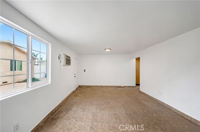 Building Photo - 6827 Simpson Ave