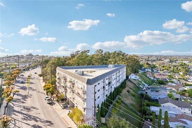 Building Photo - 1108 Camino Real