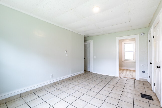 Building Photo - 201 Parkway