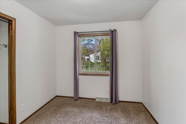 Building Photo - 1806 Golden Oak Ln