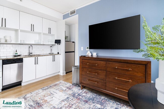 Building Photo - 933 McGee St