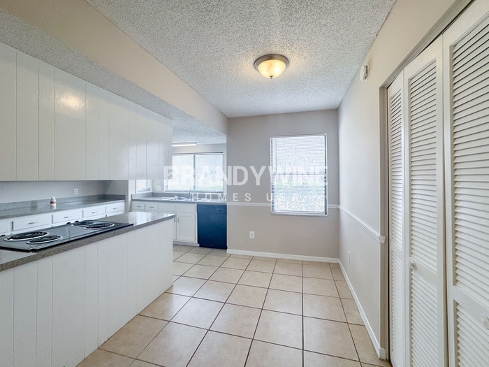 Building Photo - 8236 Weybridge Dr
