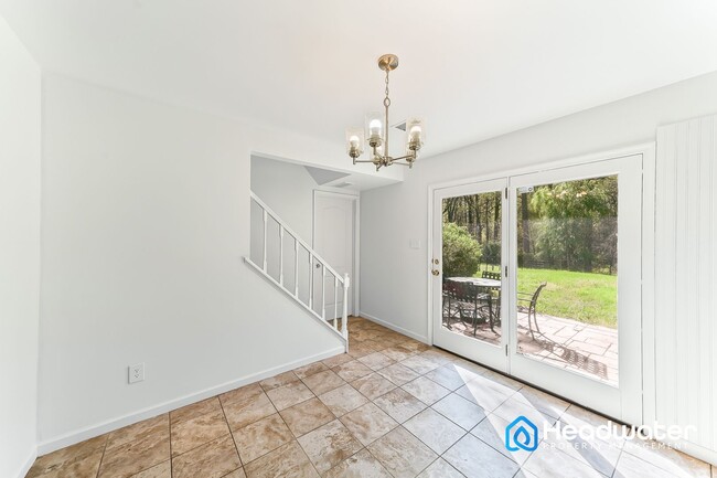 Building Photo - House for Rent in Coatesville