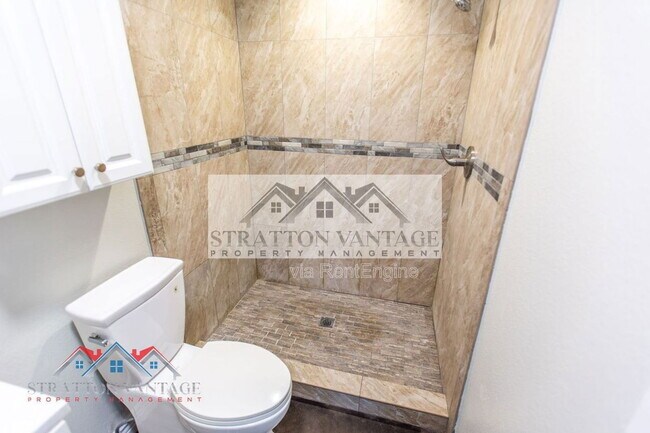 Building Photo - 4821 N 92nd Ln