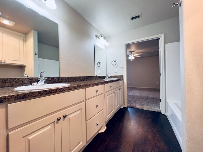 Building Photo - PRE-LEASING! 3/2/2 Located in Lubbock-Cooper ISD