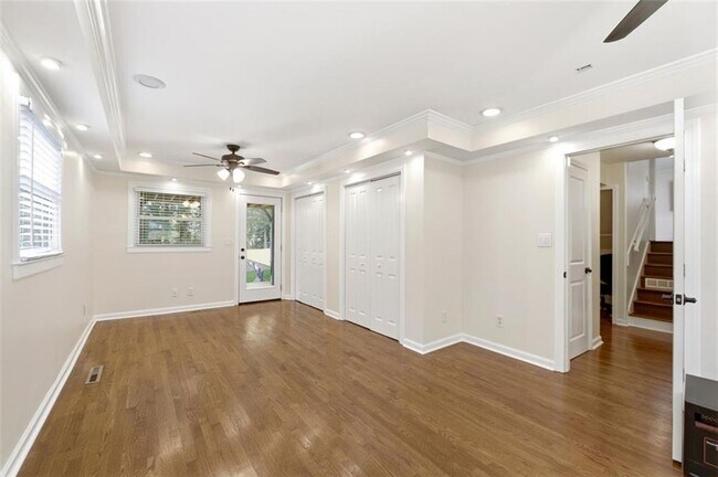 Building Photo - 353 Westside Dr