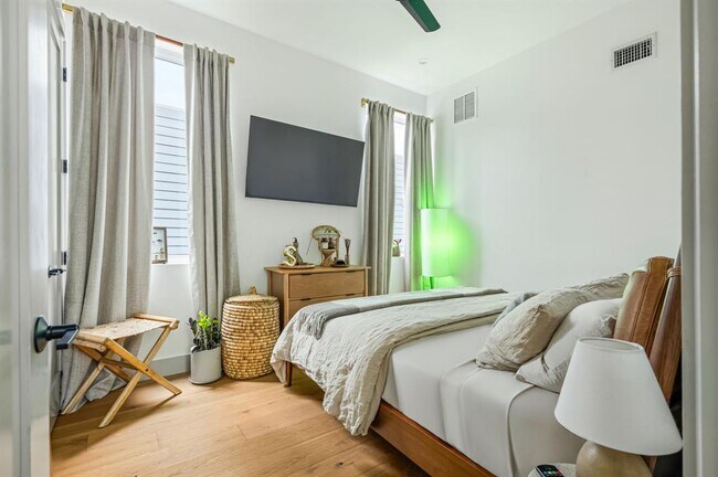 Building Photo - 2507 Audubon Pl