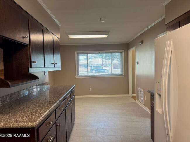 Building Photo - 216 Brentwood Blvd