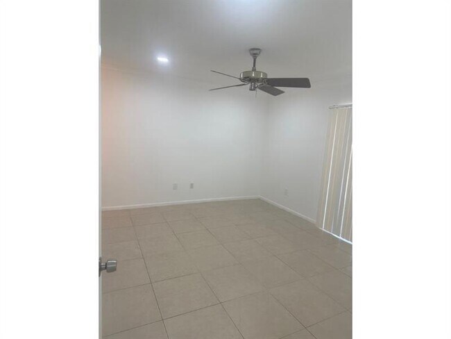 Building Photo - 1520 NW 45th St