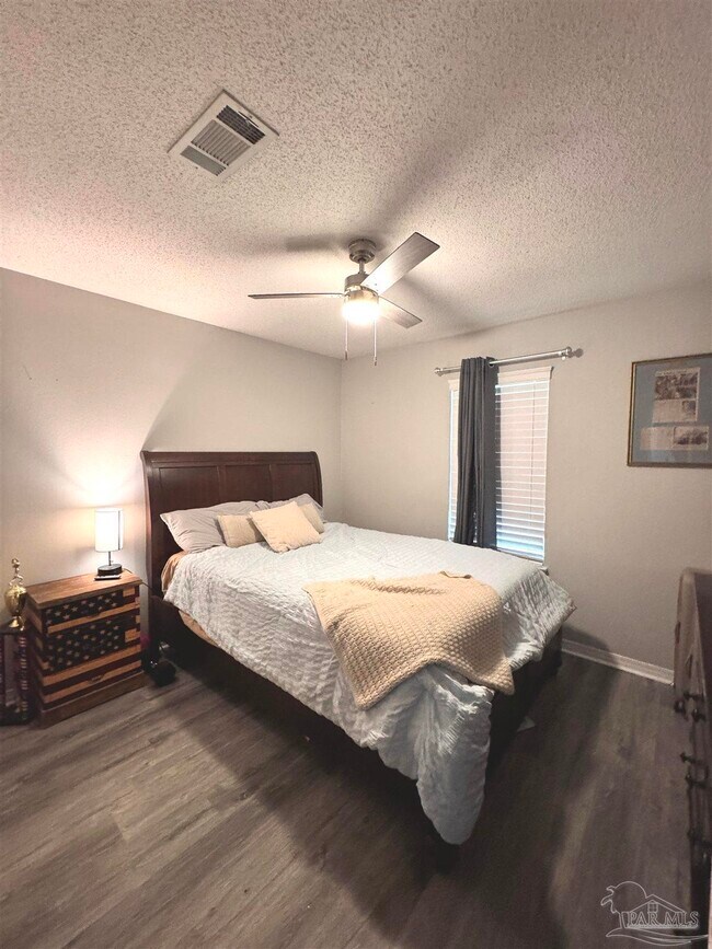 Building Photo - 2404 Houston Cir