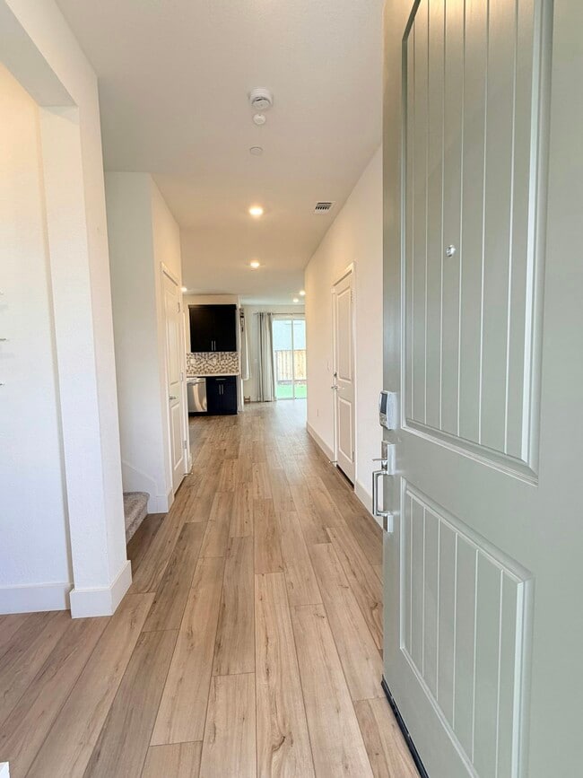 Building Photo - 5242 Upton Ave