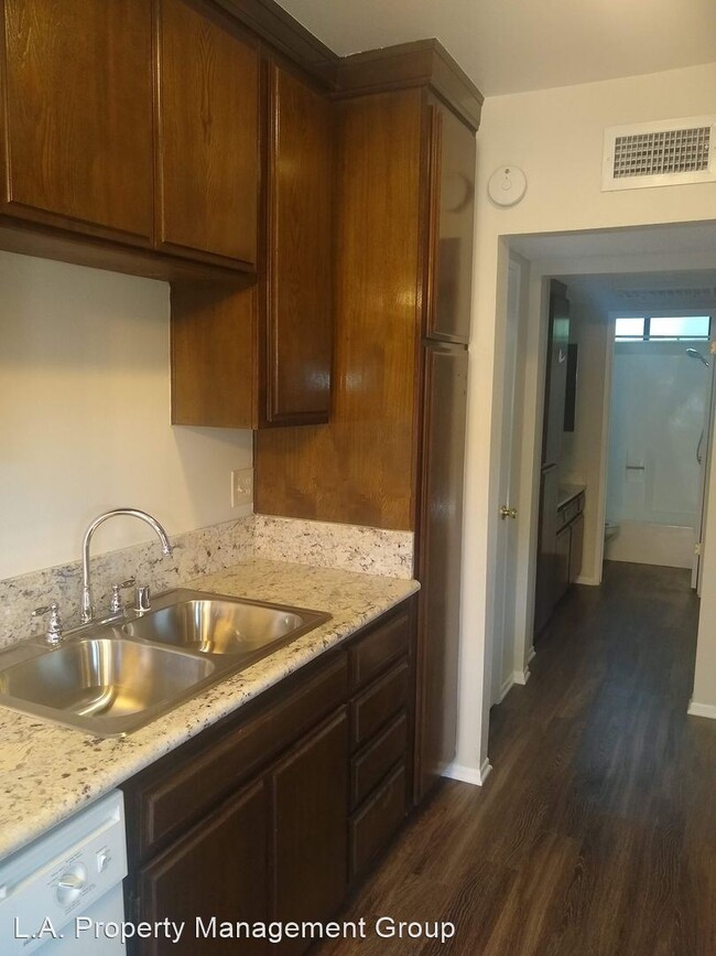 Building Photo - 23901 Los Rosas St