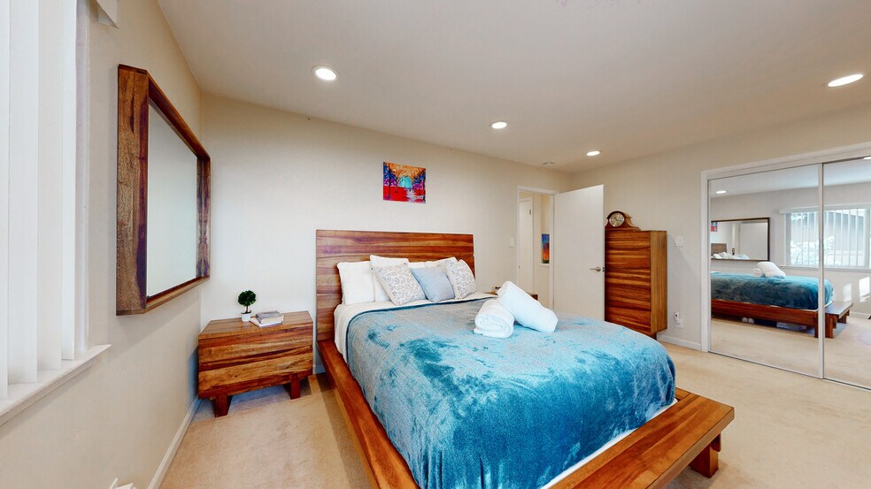 Building Photo - 870 Southwood Blvd