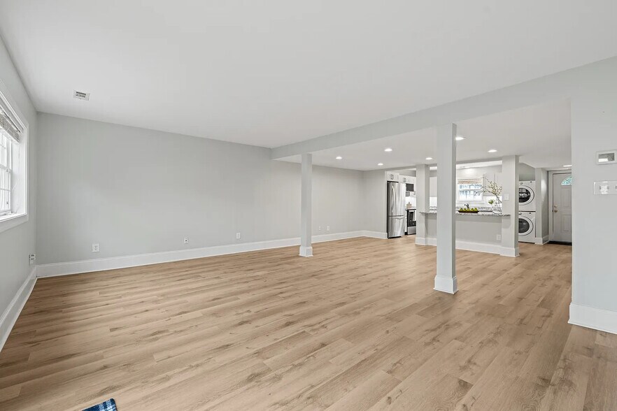 Building Photo - 1213 Manassas Court