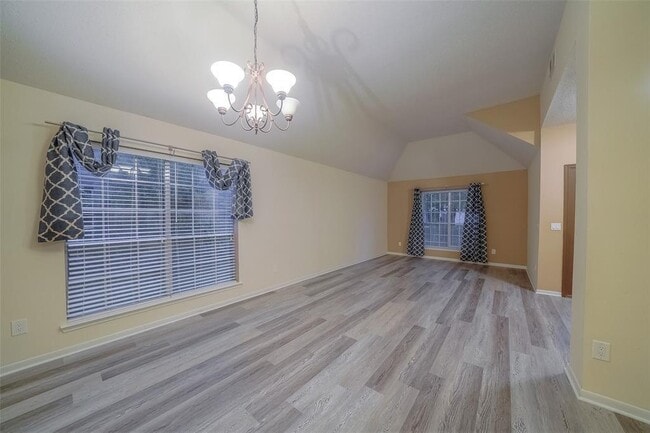 Building Photo - 143 W Village Knoll Cir