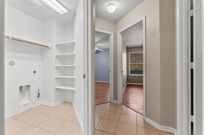 Building Photo - 30218 Deleon Fields Dr