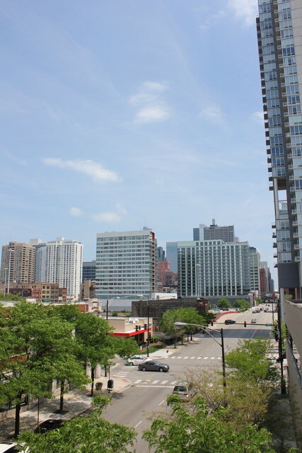 Balcony View - 817 W Washington Blvd