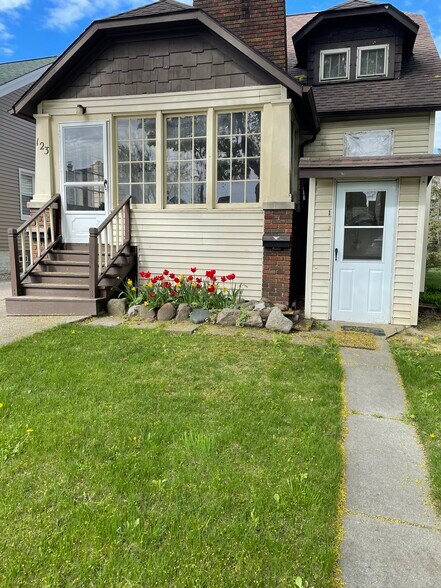 Building Photo - 123 N Edison Ave