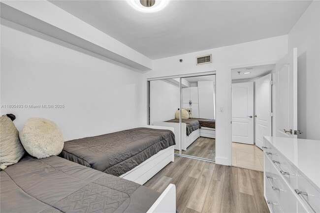 Building Photo - 9455 Collins Ave